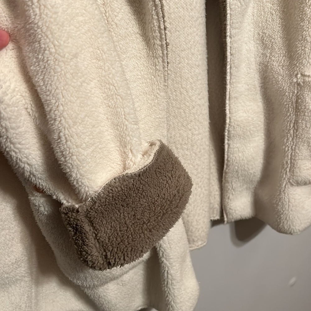 Soft fuzzy kookaburra by ugg cardigan - Picture 3 of 4